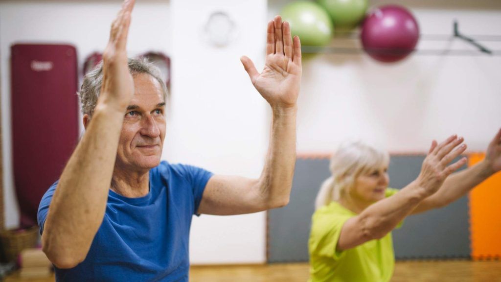 Ejercicio terap&eacute;utico en la tercera edad: claves para mantenerse activo